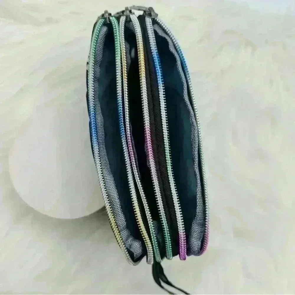 Daisy Makeup Cosmetic Wristlet